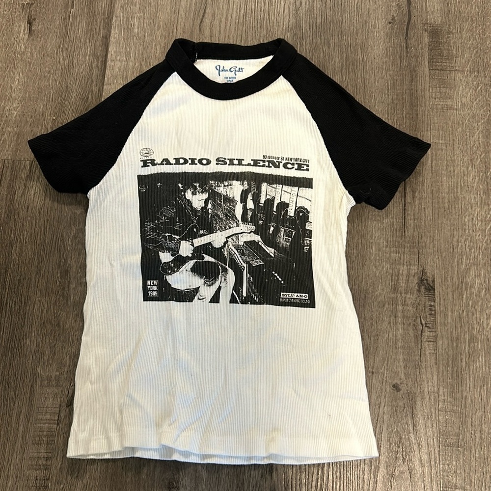 Brandy Melville short sleeve tshirt